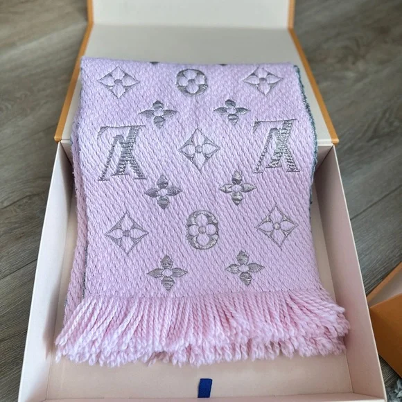 PINK AND GOLD LOGOMANIA - Picture 7 of 8